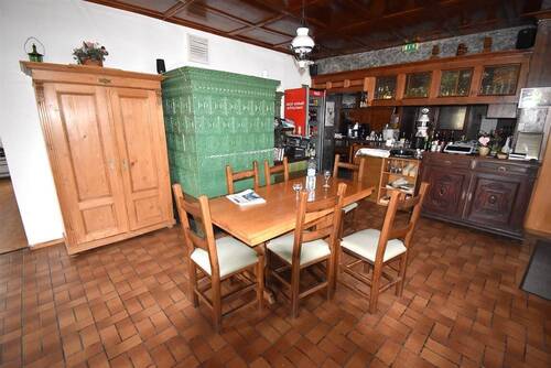 Kachelofen-Gastraum - 1 Zimmer Mehrfamilienhaus, Wohnhaus in Klettgau