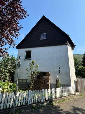 Straßen-Ansicht - 6 Zimmer Mehrfamilienhaus, Wohnhaus in Olsberg