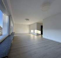 RESERVIERT - Helle 4½-Zimmer-Wohnung (ca. 101 m²) mit Terrasse + Garage *PROVISIONSFREI* - Freiberg Beihingen