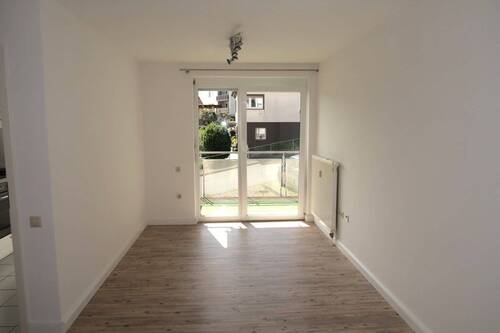 Wohnzimmer - 2 Zimmer Etagenwohnung zum Kaufen in Sulz am Neckar