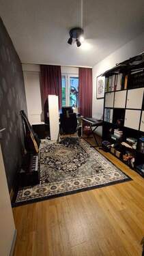 Schlafzimmer 1/Büro - 