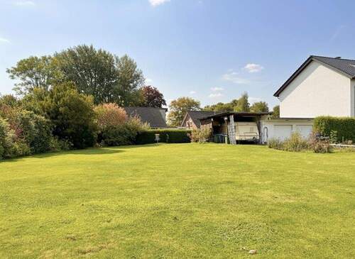 Großes Baugrundstück - 