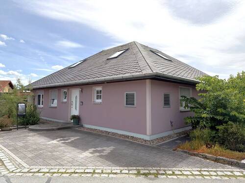 Außenansicht - 4 Zimmer Bungalow zum Kaufen in Strehla