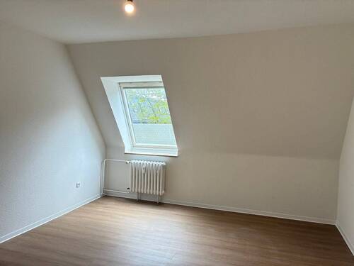 Schlafzimmer - Renovierte Dachgeschosswohnung in Dietrichsdorf