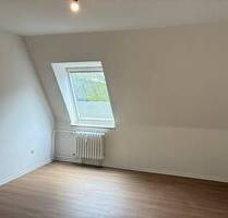 Renovierte Dachgeschosswohnung in Dietrichsdorf - Kiel Neumühlen-Dietrichsdorf