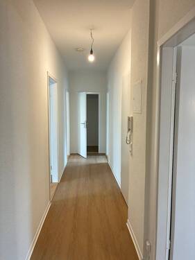 Flur - Etagenwohnung mit 86,00 m&sup2; in Kiel zur Miete
