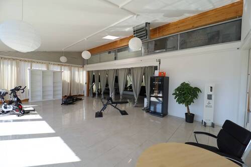 Showroom - 