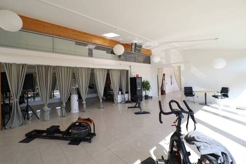 Showroom - 