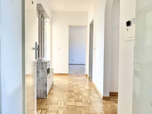 Wohnungseingang + Flur - 