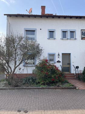 Frontansicht - Charmantes Haus in ruhiger, schöner Wohnlage, ideal für Familien und Handwerker