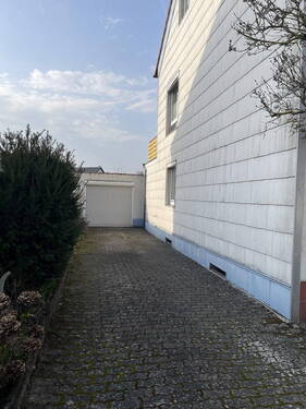 Hof und Garage - 6 Zimmer Doppelhaushälfte zum Kaufen in Römerberg