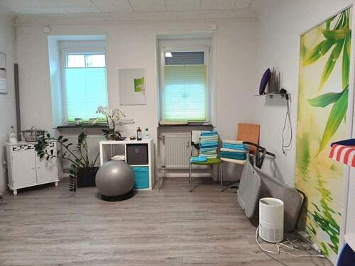 EG: Behandlungszimmer - 9 Zimmer Büro in Sankt Ingbert