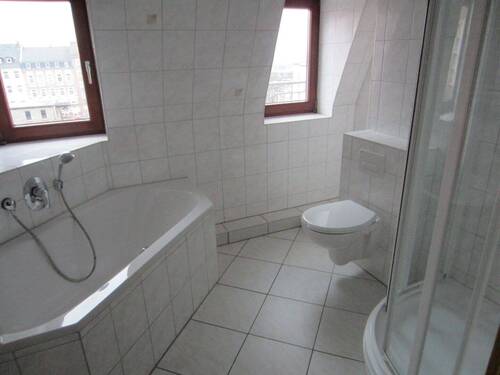 12 Bad - Etagenwohnung mit 64,30 m&sup2; in Plauen zur Miete