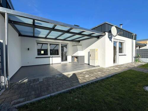 Terrasse - Glücksgriff - Moderner Bungalow mit Garage in Mutlangen