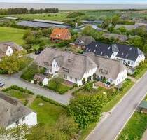 Hyggelige Dreizimmer-Ferienwohnung unter Reet - Dunsum Hyggelige Dreizimmer-Ferienwohnung unter Reet - Dunsum