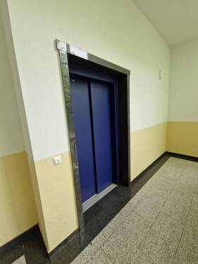 Fahrstuhl - 
