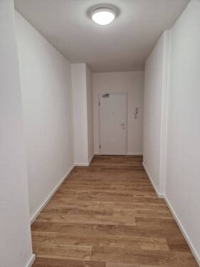 Flur - 4 Zimmer Etagenwohnung zur Miete in Magdeburg