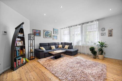 Das Wohnzimmer - Etagenwohnung mit 112,00 m² in Wilhelmshaven zum Kaufen