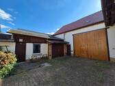 5. Hofansicht Scheune und Garage - 