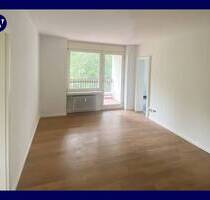 Modernes Wohnglück! Renovierte 2-Zimmer-Wohnung, modernes Wannenbad, separate Küche, Aufzug - Köln Bayenthal Modernes Wohnglück! Renovierte 2-Zimmer-Wohnung, modernes Wannenbad, separate Küche, Aufzug - Köln Bayenthal