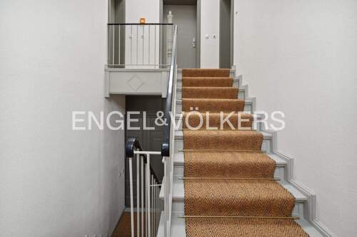 Treppenhaus - Etagenwohnung mit 73,00 m&sup2; in Berlin zum Kaufen