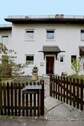 Vorderseite mit Vorgarten - 4 Zimmer Reihenmittelhaus zum Kaufen in Unterschleißheim