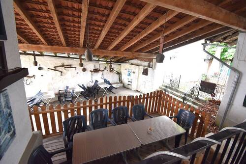 Idyllischer Biergarten - 