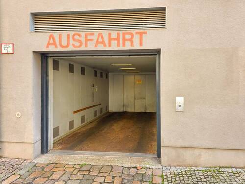 KFZ-Aufzug - 