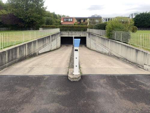 Zur Tiefgarage - 