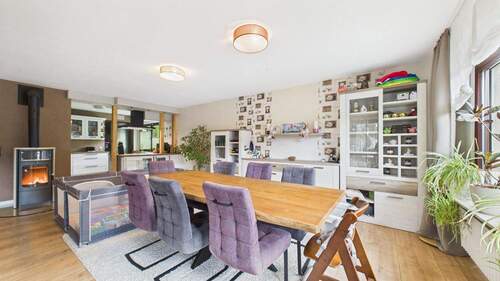 Offener Wohnbereich mit Kamin - Mehrfamilienhaus, Wohnhaus mit 187,00 m&sup2; in Werdohl zum Kaufen