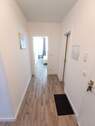 Flur mit Blick zum Schlafzimmer - 