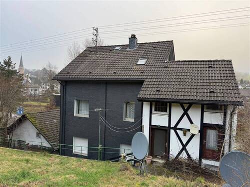 Garten-Ansicht - 5 Zimmer Mehrfamilienhaus, Wohnhaus in Kirchhundem