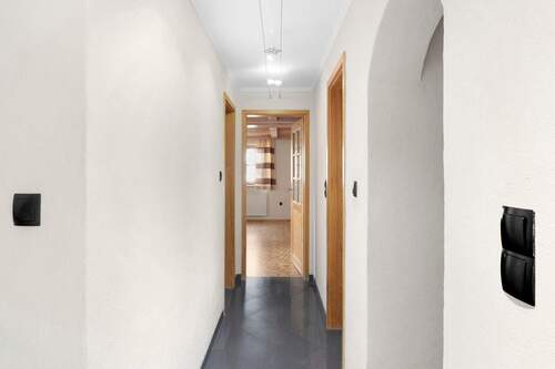 Flur Erdgeschoss - Einfamilienhaus mit 114,00 m&sup2; in Hinterschmiding zum Kaufen
