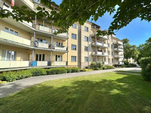 Balkon nach Südosten - 2 Zimmer Etagenwohnung in Dresden