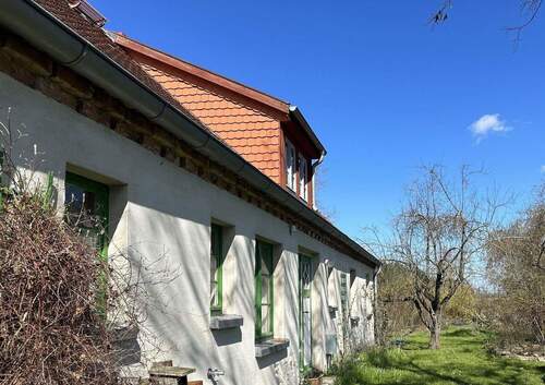 Ostseite mit Gaube im Dach - 5 Zimmer Einfamilienhaus in Prützen
