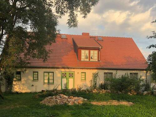 Ostseite mit Morgensonne - 