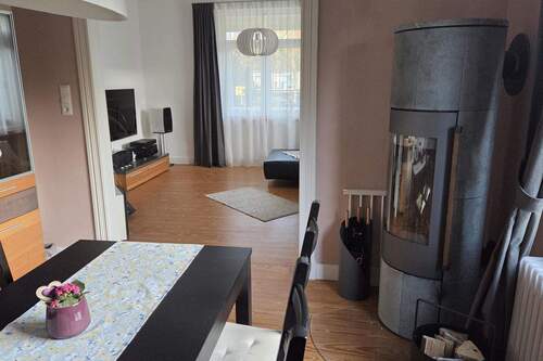 Essbereich mit Kaminofen - 