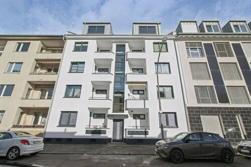 Vorderseite - 2 Zimmer Mehrfamilienhaus, Wohnhaus zum Kaufen in Köln