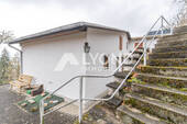 Treppe von der Straße zum Bungalow - 