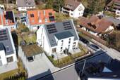 Süd-Westansicht Drohnenaufnahme - 5 Zimmer Doppelhaushälfte in Erlangen