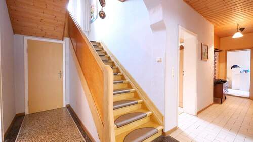 Flur - Einfamilienhaus mit 160,00 m² in Paderborn / Neuenbeken zum Kaufen