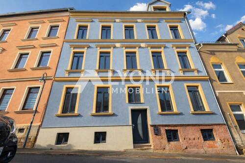 Außenansicht - Mehrfamilienhaus mit 5 Wohneinheiten, Balkonen und Entwicklungsspielraum in Werdau