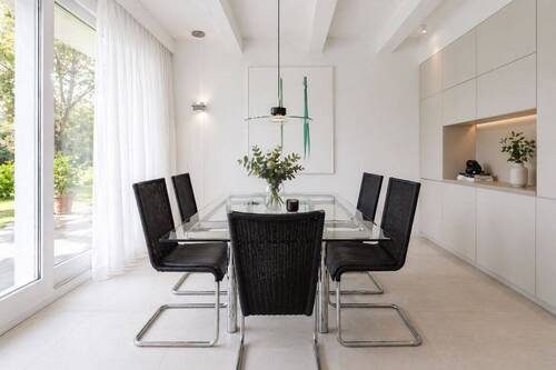Esszimmer *KI generiert* - 