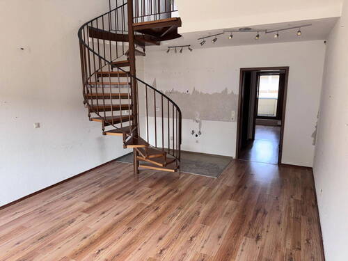 Wohn- / Esszimmer - 