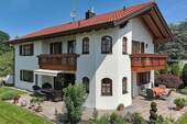 Hausansicht - Wunderschönes EFH im Landhausstil