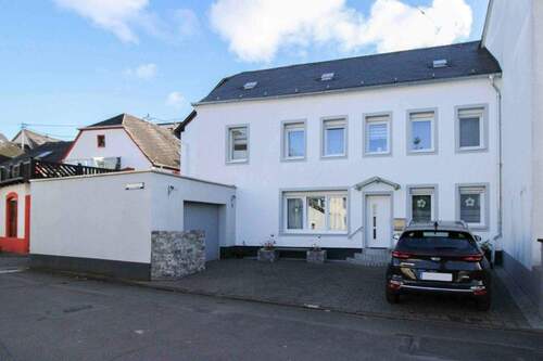 Außenansicht Straße - 5 Zimmer Einfamilienhaus in Trier