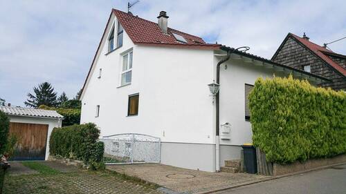 Hausansicht - 4 Zimmer Einfamilienhaus zum Kaufen in Stuttgart