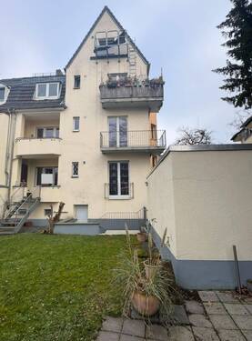 Rückansicht Haus - 1 Zimmer Mehrfamilienhaus, Wohnhaus in Köln