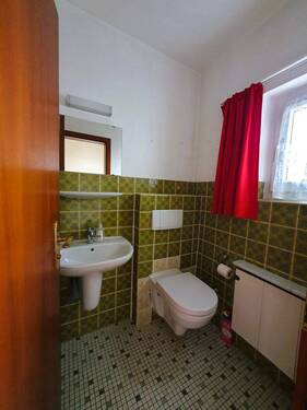 EG Gäste WC - 5 Zimmer Reihenmittelhaus in Eckersdorf / Donndorf