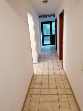  Flur - Etagenwohnung mit 18,00 m² in Gröningen zur Miete